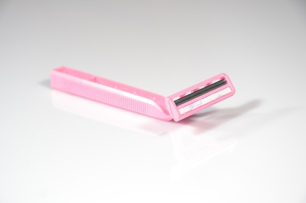 fabric shaver replacement blade set on white background