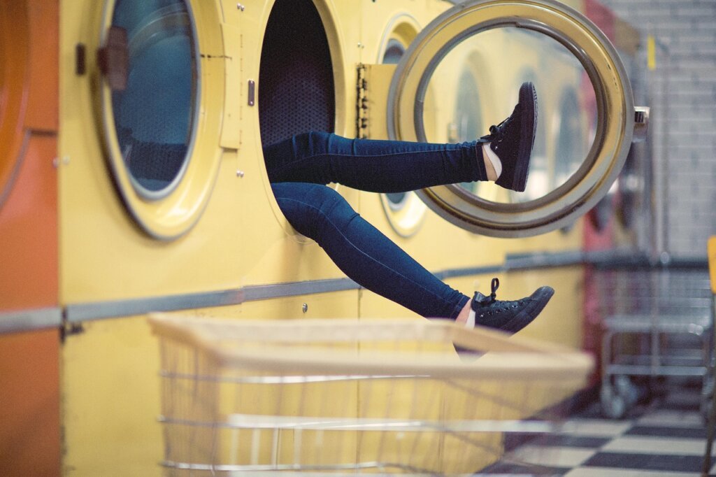 washing machine settings with cold water option highlighted