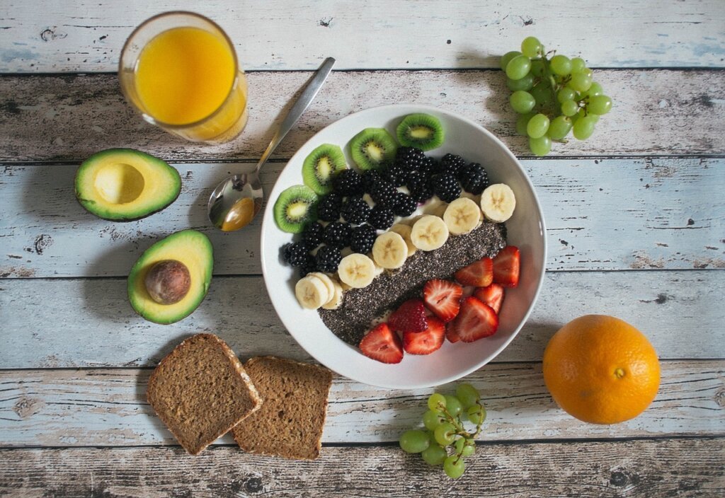 fruit bowl with overripe banana on kitchen counter