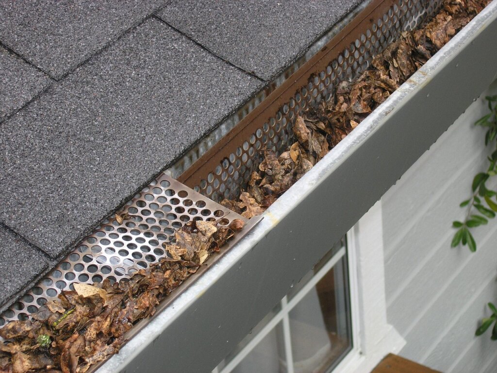 apartment maintenance office complaint about drain clog